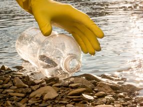 How methane and CO2 can be used to combat plastic pollution