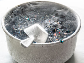 Le BAM développe un matériau de référence certifié pour les PFAS, fabriqué à partir de vêtements de plein air usagés