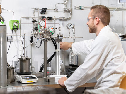 Combinar la reducción electroquímica de CO2 con procesos industriales