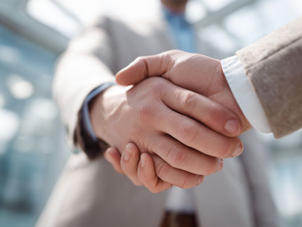 Envirotec stringe un'alleanza strategica con AuthentiK