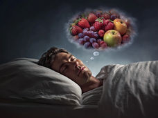 Mangiare più frutta e verdura potrebbe aiutare a dormire meglio