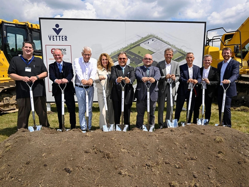 Vetter marque le début de la construction d'un nouveau site clinique par une cérémonie de pose de la première pierre - Vetter poursuit son expansion aux États-Unis