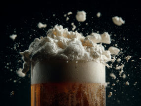 Porque é que a espuma das cervejas belgas dura tanto tempo