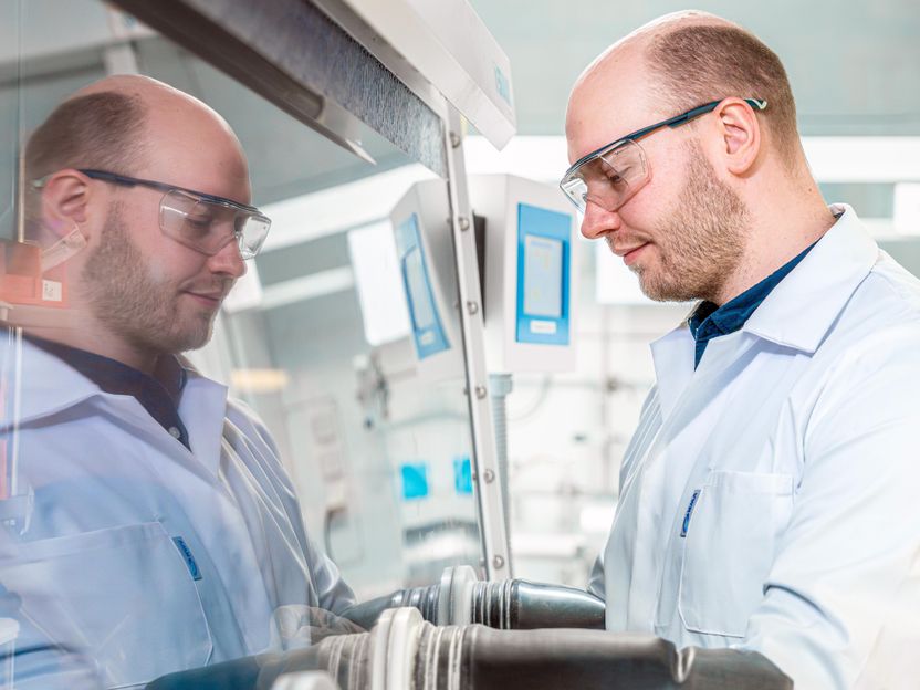 Kohlendioxid mit elektrochemischem Verfahren einfangen