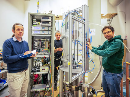Raffreddamento magnetico per un'efficiente liquefazione dell'idrogeno