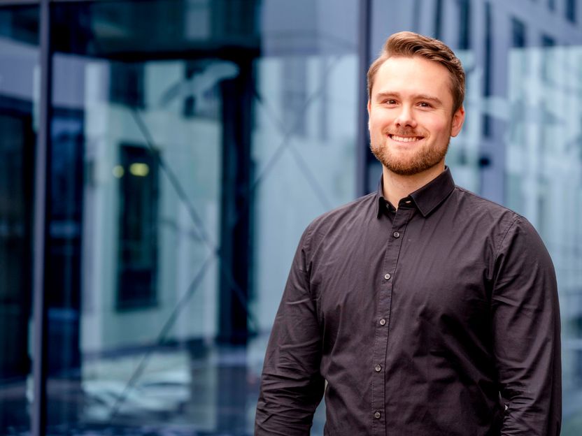 Preis für Biokonversion nachwachsender Rohstoffe - Daniel Eggerichs lässt Bakterien Kunststoff-Vorstufen aus Abfällen der Papierherstellung produzieren