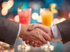 Getränke-Start-up POLLY und Marussia Beverages starten strategische Partnerschaft