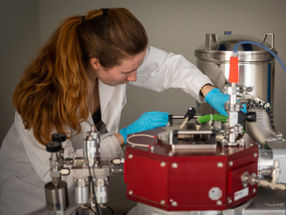 Las capas intermedias finas refuerzan los materiales multicapa: satélites fríos y electrónica flexible