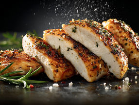 Hähnchenfleisch im Test: Mehr als die Hälfte ist mit antibiotikaresistenten Keimen belastet