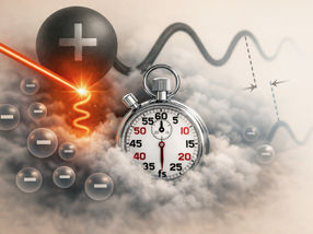 Los electrones van por detrás del núcleo