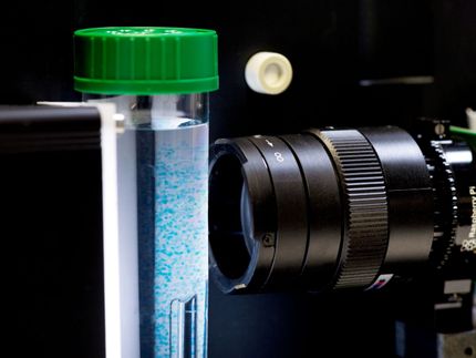 Intelligent sensors for quality-assured cell production