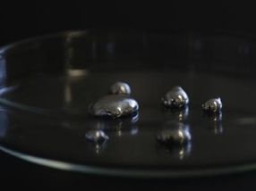 Scientists use sunlight and liquid metal to produce clean hydrogen from water