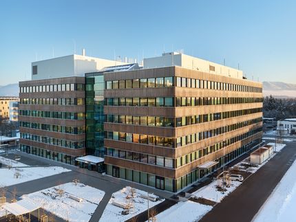 Roche eröffnet neues Hightech-Innovationszentrum für 300 Millionen Euro in Bayern