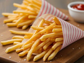 La friture par micro-ondes peut contribuer à réduire la teneur en huile pour des frites plus saines