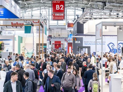 Crecimiento del número de visitantes, pabellones llenos, temas de futuro claros: analytica 2026 marca pautas