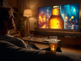 Wie Alkoholwerbung zum nächsten Schluck verleitet