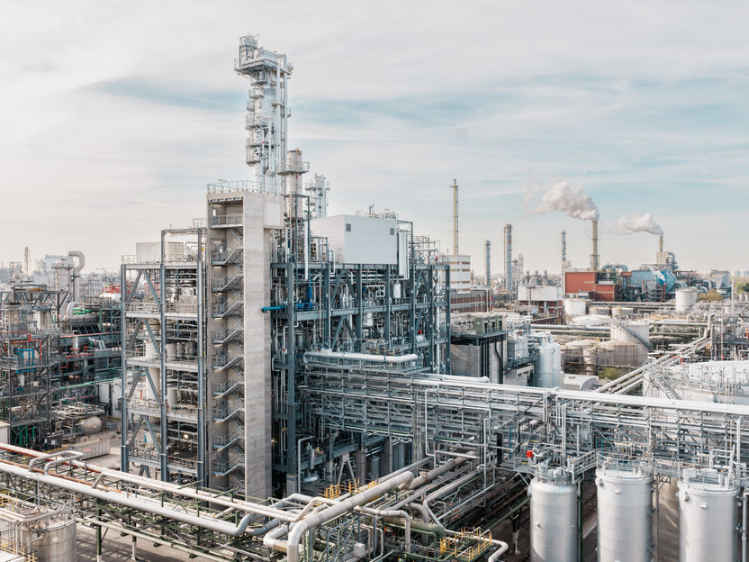 Drei neue World-Scale-Anlagen: BASF erweitert Produktion auf zwei Kontinenten - BASF investiert und nimmt größere Anlagen für Menthol und Linalool in Ludwigshafen und Citral in Zhanjiang in Betrieb