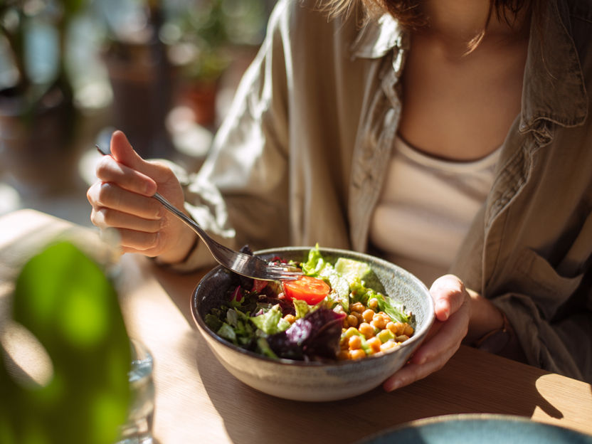 Una nuova ricerca suggerisce che l'alimentazione a base vegetale può ridurre l'infiammazione - L'effetto dei modelli alimentari a base vegetale sulla proteina C-reattiva
