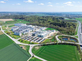 DELO Achieves Record Revenue