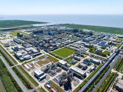 Covestro plant Investition in neue World-Scale MDI-Anlage in China und startet Machbarkeitsstudie in den VAE