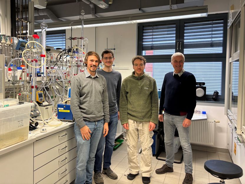 Wie sich aus biobasierter Ameisensäure im kontinuierlichen Prozess Wasserstoff gewinnen lässt