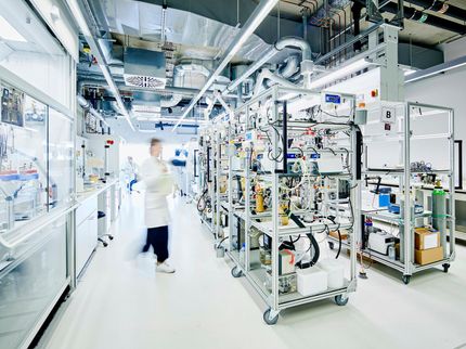 La producción biotecnológica a escala industrial de proteínas y vitaminas es económicamente viable