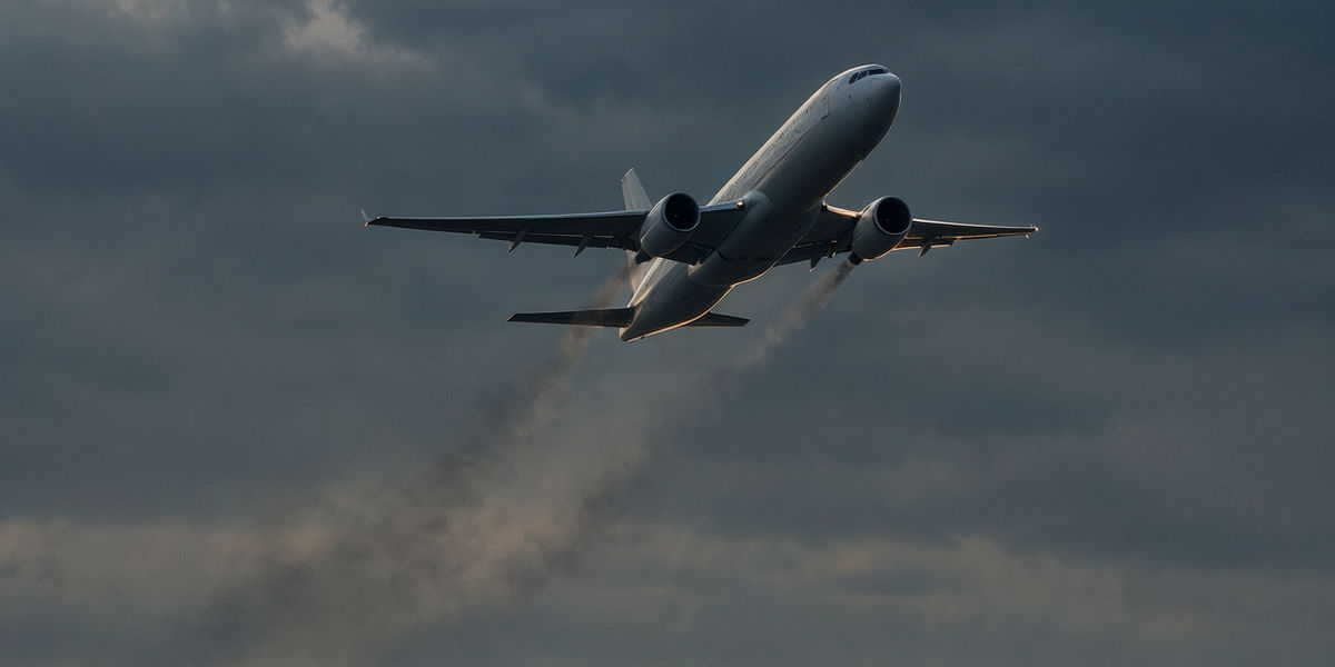 Les particules fines issues des gaz d'échappement des avions deviennent plus nocives avec le temps
