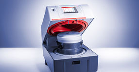 Der mit 12 Gefäßen voll besetzte Rotor kühlt nach dem Mikrowellenaufschluss in nur 8 Minuten ab.