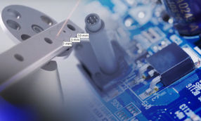 Automatisierte Kollimatoren ermöglichen eine präzise Probenpositionierung für die Analyse von Spots mit 1 mm, 3 mm und 10 mm Größe.
