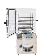 The LyoCube acrylic glass offers a large, effective area of up to 0.6 m2 and space for up to 90 microwell plates.