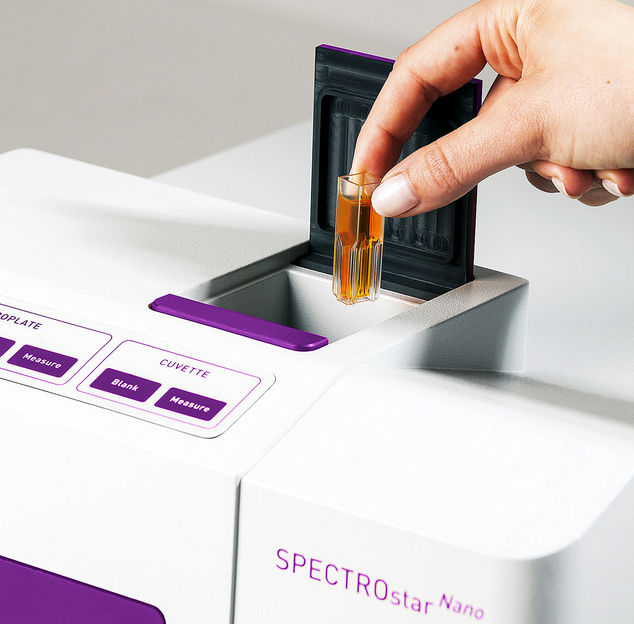 Thanks to the integrated cuvette port, you can also measure individual samples from 0.3 µl sample volume quickly and easily