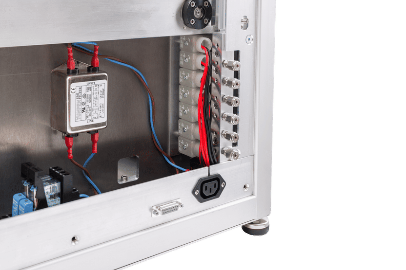 Connections for purge gas, vacuum pump and calibration gases