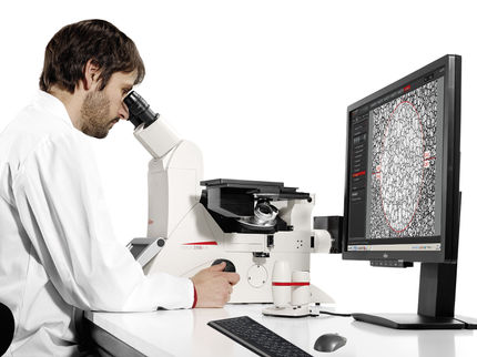Microscope inversé pour applications industrielles Leica DMi8