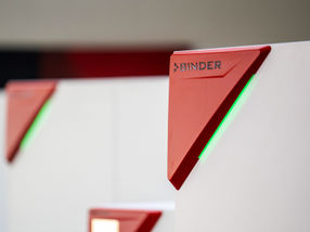 Status display with green or red control light, displays ...