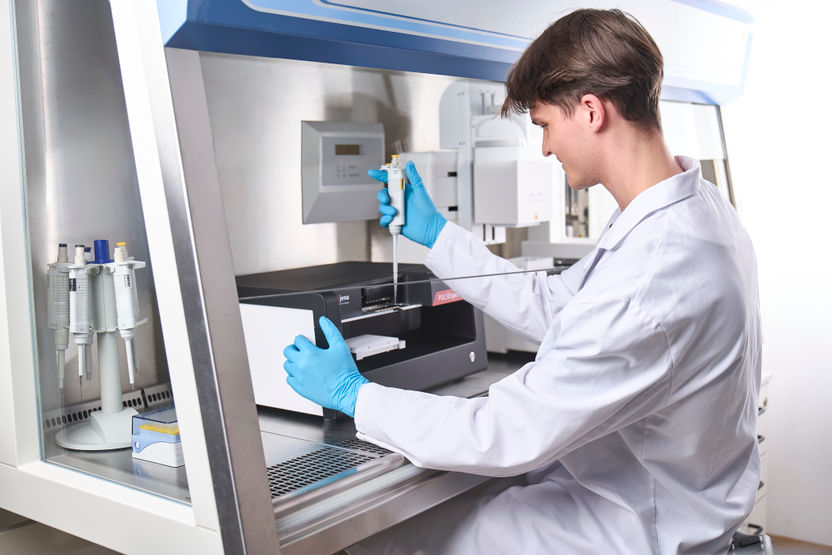 Supports a wide variety of workflows and laboratory envi ...
