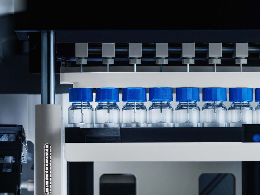 Proben der Stammlösung werden automatisch gleichzeitig ...