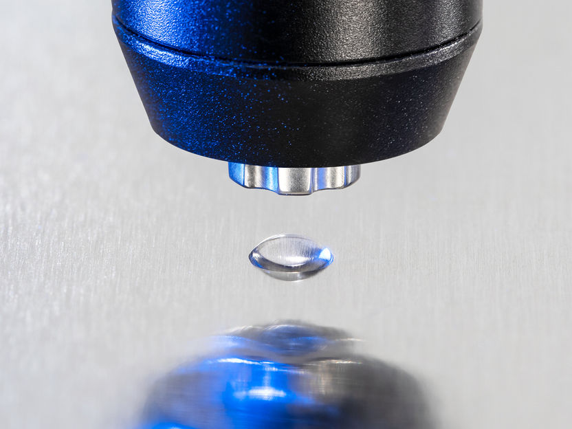 L'unité de dosage Stood-up Drop applique la goutte sur ...