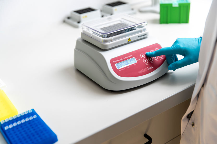 Lavoro di laboratorio con il Biometra TSC ThermoShaker