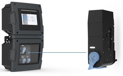 View of the online analysis system with the control unit at top (7” display) and the fluidic compartment at bottom, where the single sensors can be inserted. The water sample flows through the entire fluidic component, the backplane and each embedded sensor. Right: Close-up view of the SAC sensor module with the dimensions 44 mm x 100 mm x 158 mm.